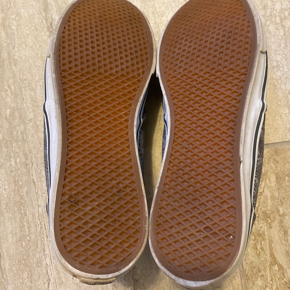 VANS - Picture 5 of 5